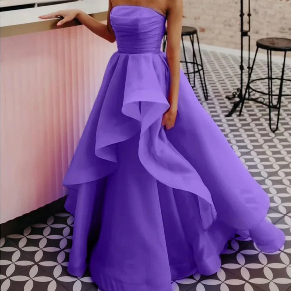 Strapless Ball Gown Prom Dress Chiffon A Line in Lilac Purple (Retail: $200)